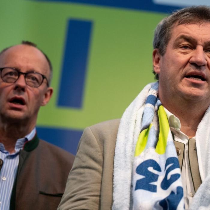 Video-Blamage, Lügen und Co.! Diese Politiker-Skandale schockten 2023