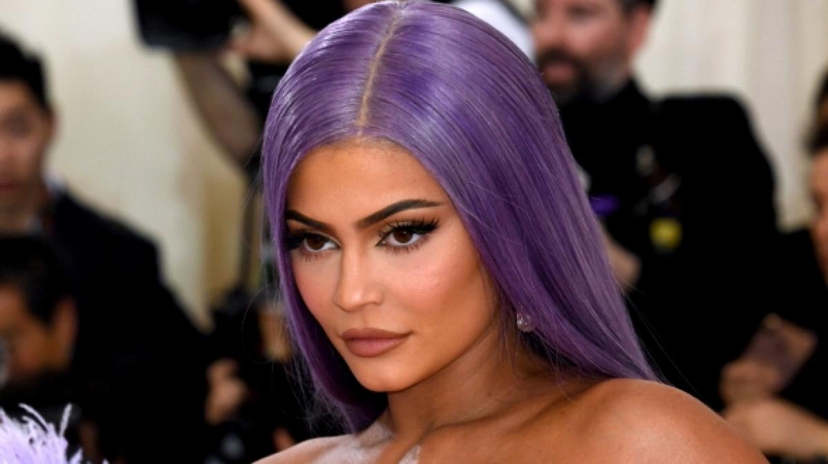 Tropfnass und im knappen Monokini versetzt Kylie Jenner ihre Fans in Schnappatmung. (Foto)