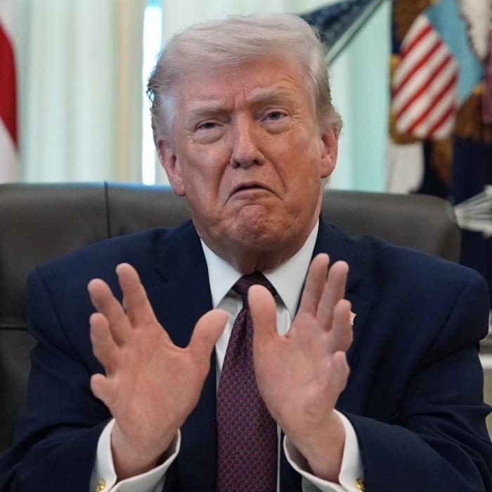 Reporterin angegriffen - Trump eskaliert bei einfacher Spritpreis-Frage