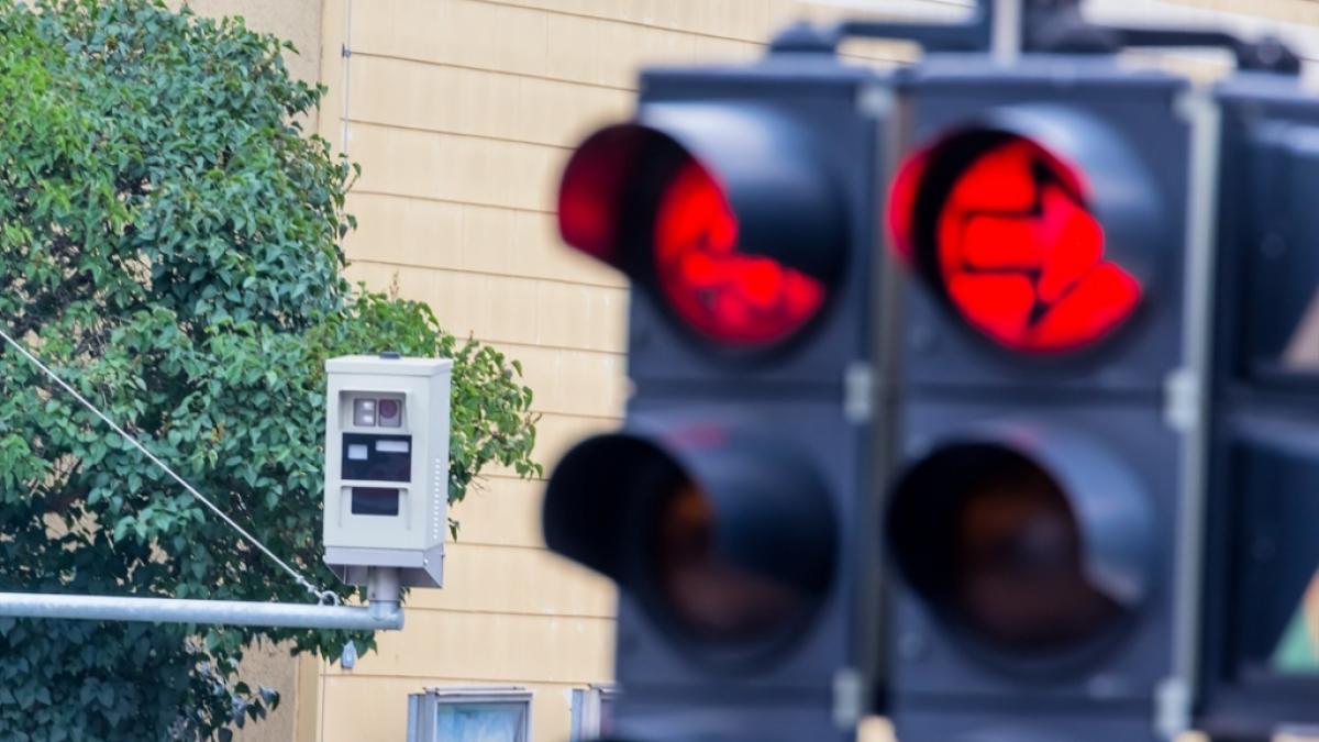Bu&szlig;geldkatalog f&uuml;r Rotlichtversto&szlig;: Strafen, Kosten und Punkte im &Uuml;berblick. (Foto)