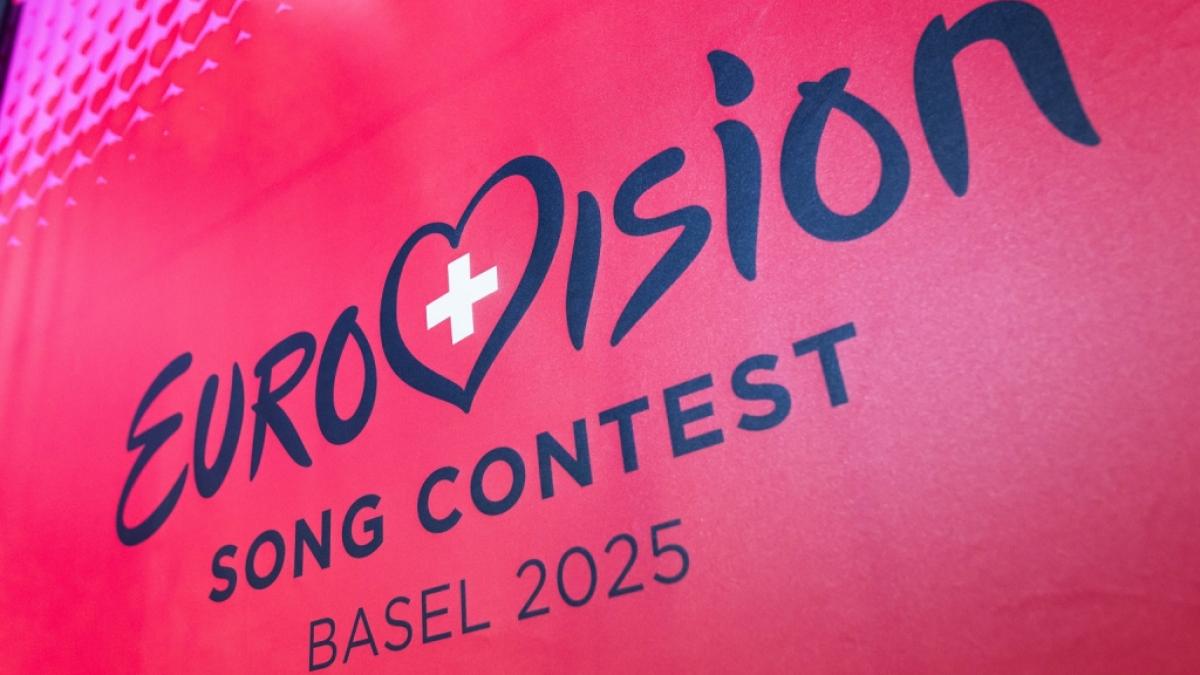 Das Logo des Eurovision Song Contest (ESC) 2025 ist auf einem Banner zu sehen. (Foto)