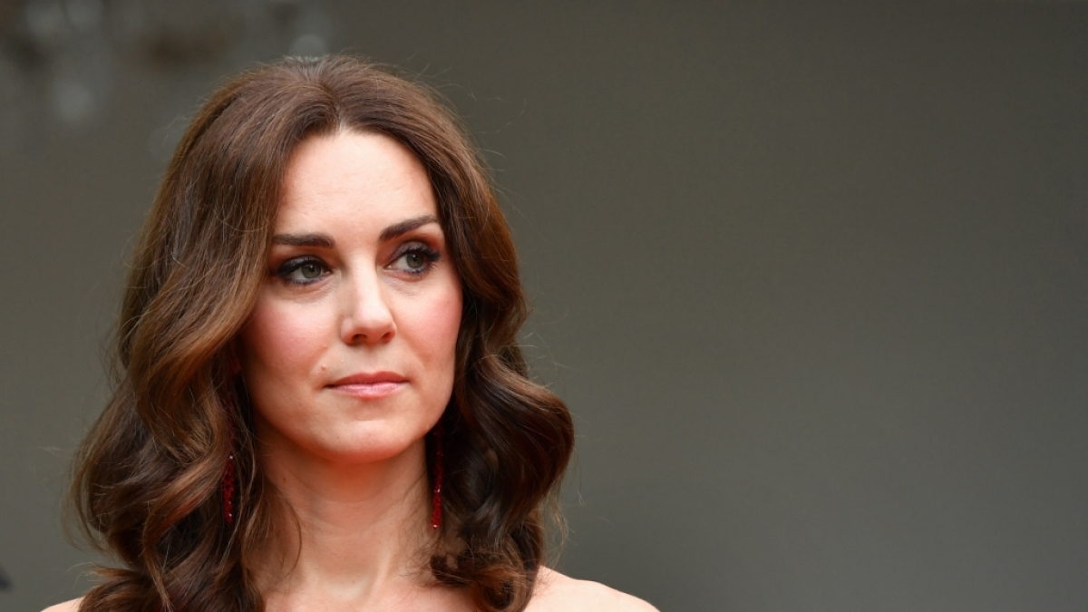 Ein K&uuml;nstler wirbt mit Fotos, auf denen Kate Middleton blaue Flecken hat. (Foto)