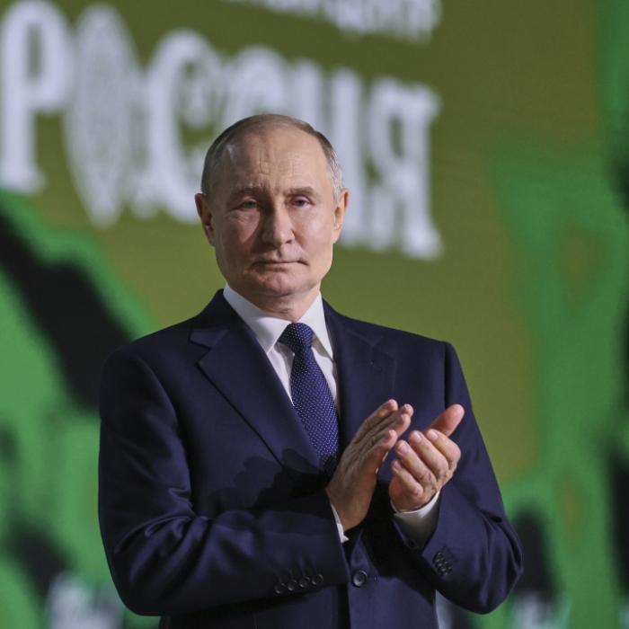 Putins Propaganda-Zeitung bereitet Russen auf Krieg mit Nato vor