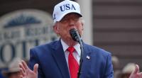 Chaos-Rede in North Dakota: Donald Trump sorgt für Sender-Panne und XXL-Ankündigung.