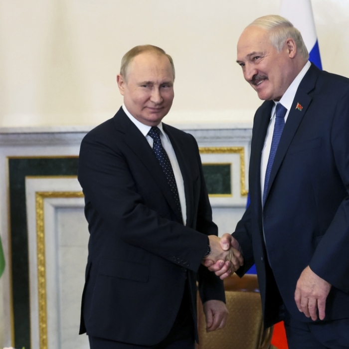 Offiziere warnen vor Kriegseintritt! Lässt er Putin jetzt im Stich?