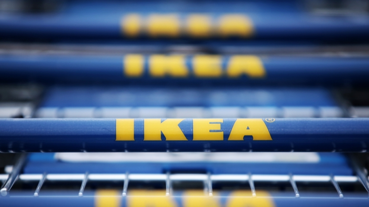 IKEA verkauft angeblich Hakenkreuz-Tisch Had&oslash;lf. (Foto)