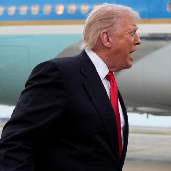 Den Absturz kann Trump nicht verhindern - doch wahrhaben will er ihn nicht