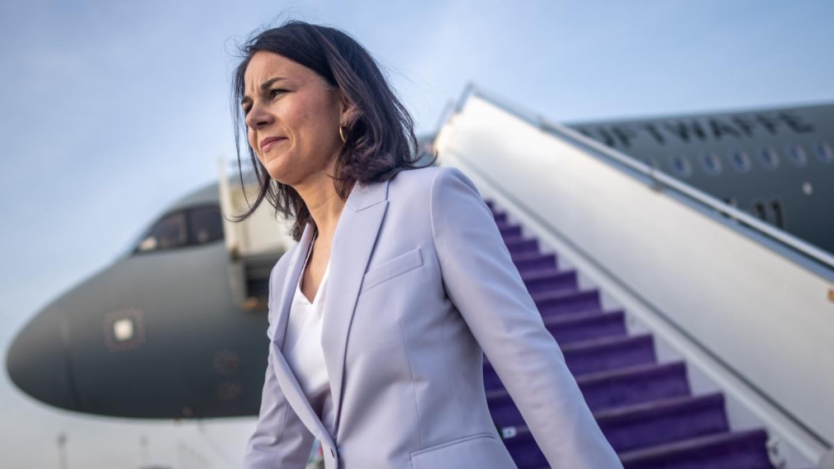 Au&szlig;enministerin Annalena Baerbock konnte auf ihrer Reise im Nahen Osten und Afrika nicht wie geplant in&nbsp;Dschibuti landen. (Foto)