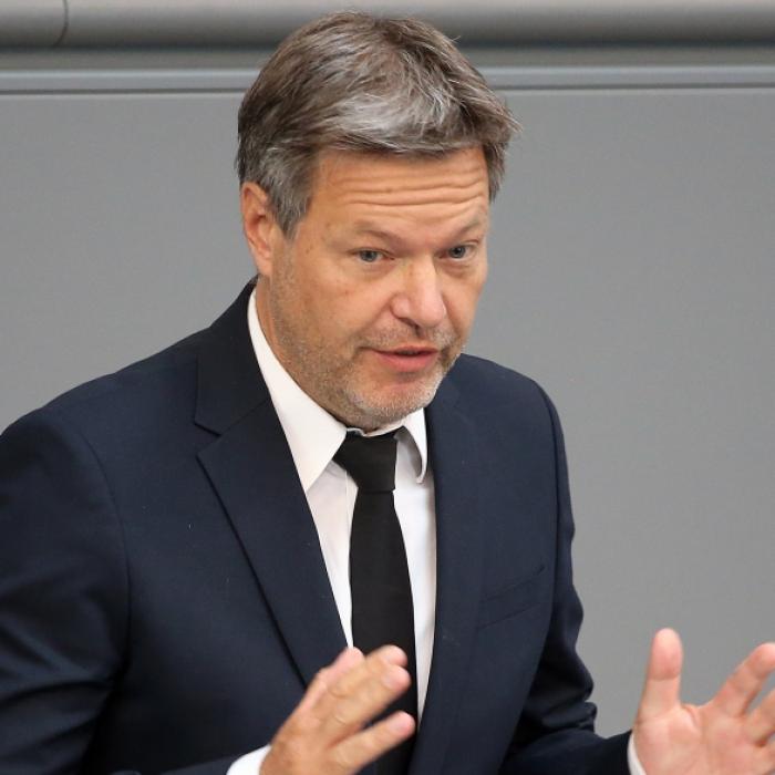 Habeck will Kartellrecht verschärfen - Zerschlagung von Ölkonzernen denkbar
