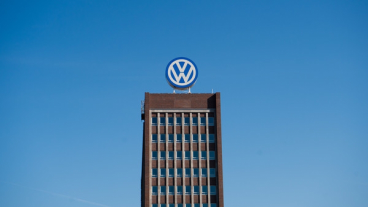 Lange Zeit galt die Volkswagen AG als deutsches Vorzeigeunternehmen. Inzwischen kämpft der Konzern mit den Folgen des