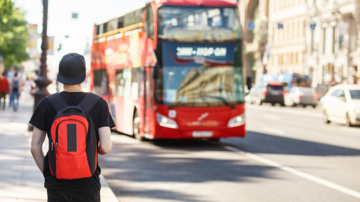 Zwei Schulkinder sind im Gro&szlig;raum London nur um Haaresbreite einer Entf&uuml;hrung an einer Bushaltestelle entkommen (Symbolbild). (Foto)