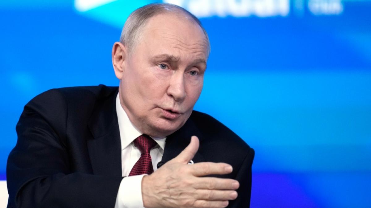 Wladimir Putin kassiert den n&auml;chsten Drohnen-R&uuml;ckschlag. Diesmal brennt ein &Ouml;ltanker vor dem russischen Touristenort Sotschi. (Foto)