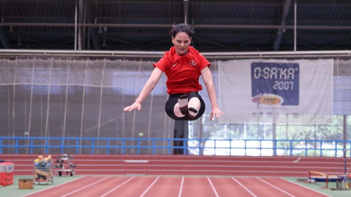 Annalena Baerbock zeigt sich auf ihrer Sommerreise von der sportlichen Seite. (Foto)