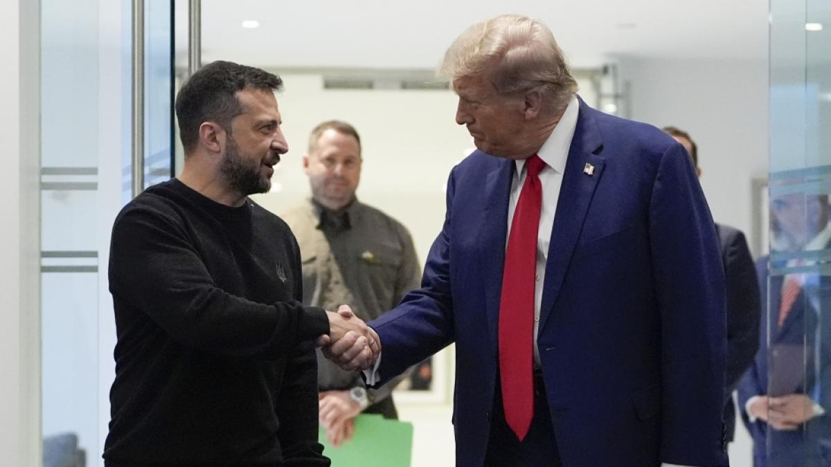 Donald Trump (rechts) hat sich erneut &uuml;ber Ukraine-Pr&auml;sident Wolodymyr Selenskyj ge&auml;u&szlig;ert. (Foto)