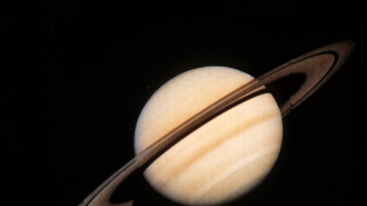Jupiter, Mars und Saturn sowie zahlreiche Sternschnuppen verzaubern den Juni-Himmel.
