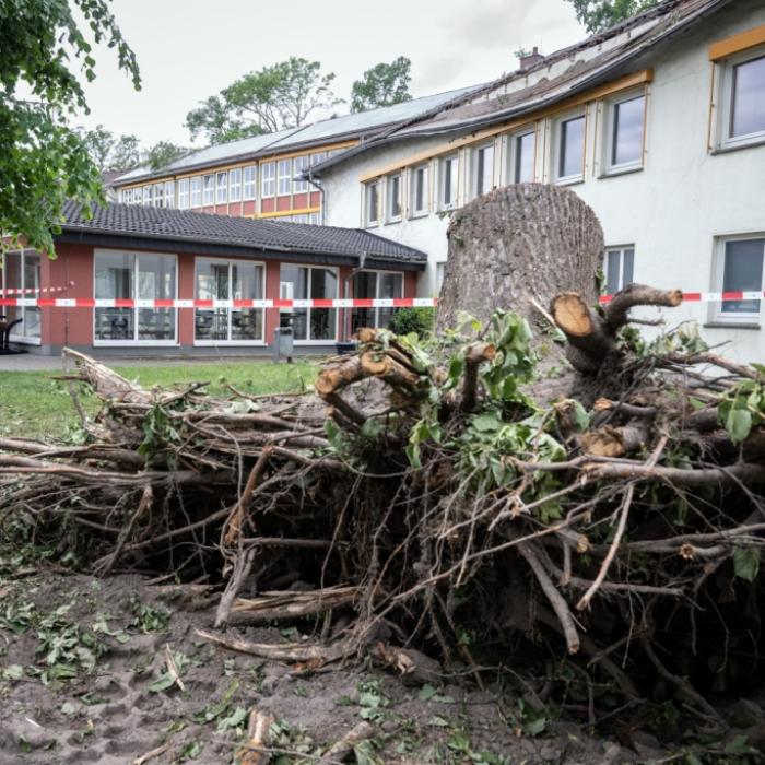 HIER drohen heute heftige Gewitter, Starkregen und Tornados
