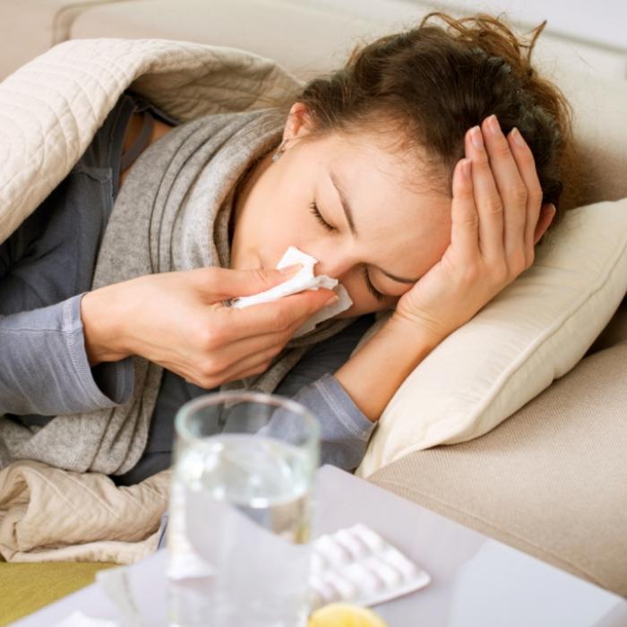 Delta-Virus oder Sommergrippe? Diese Symptome sollten Sie kennen