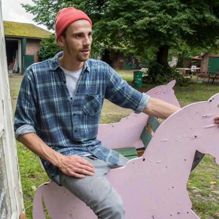 Menschen, Musik und Masken - So lebt der Heimwerkerking