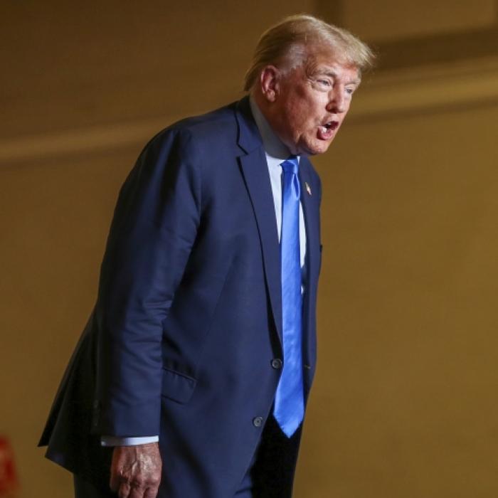 Plötzlich senil? Verwirrter Trump nennt Barack Obama US-Präsident
