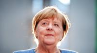 Angela Merkel schreibt Baum-Geschichte auf der Kanzlerwiese.