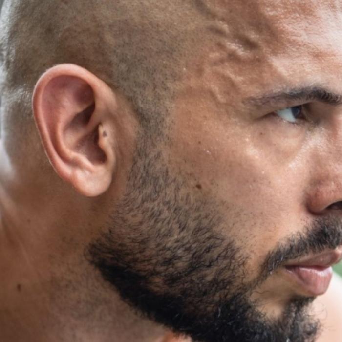 Manosphere-Influencer Andrew Tate provoziert mit Auftritt in Russland