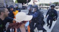 Demonstranten stoßen mit der Polizei in der Innenstadt von Los Angeles zusammen.