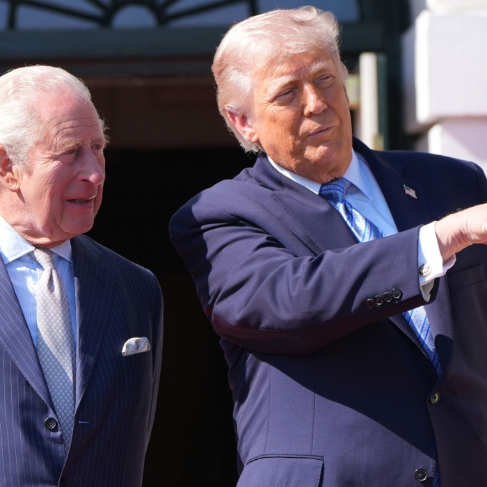 Briten-Monarch stiehlt Donald Trump das Rampenlicht mit historischem Auftritt
