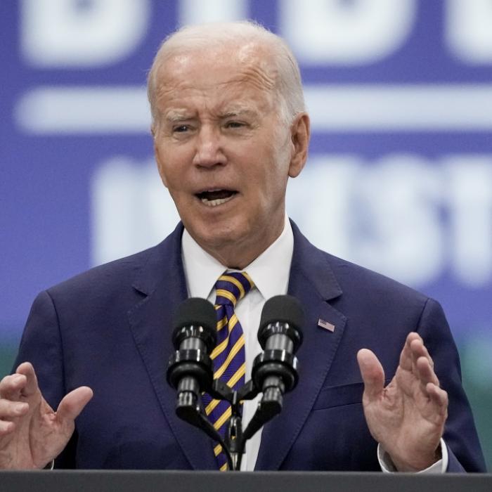 Nächster Demenz-Anfall? Biden entsetzt Hawaii-Feuer-Opfer mit irrer Rede