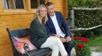 Schauspieler Michael Roll (r.) ist seit 2016 mit seiner Frau Claudia verheiratet.