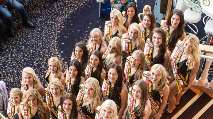 24 Kandidatinnen traten um den Titel Miss Germany 2015 an.