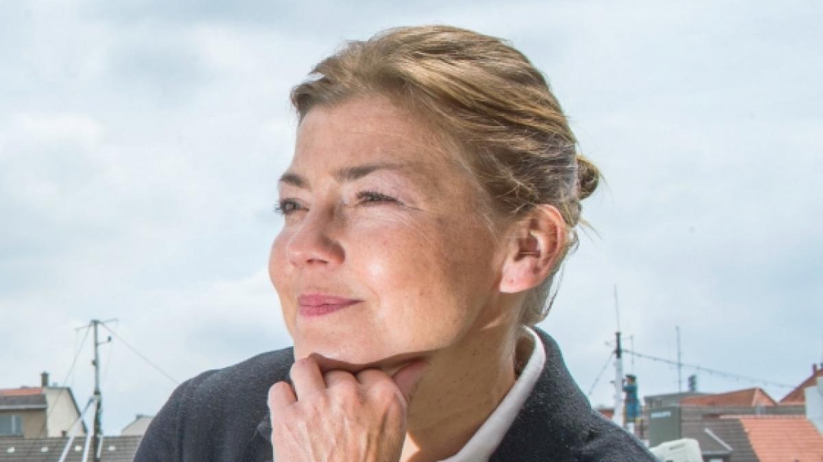 Claudia Schmutzler, vielen besser bekannt als "Schwester Stefanie", &uuml;bernimmt die Hauptrolle in der Telenovela "Rote Rosen". (Foto)
