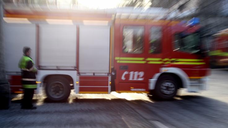 Bei Bränden in Rostock sind mehrere Menschen verletzt worden (Symbolbild).