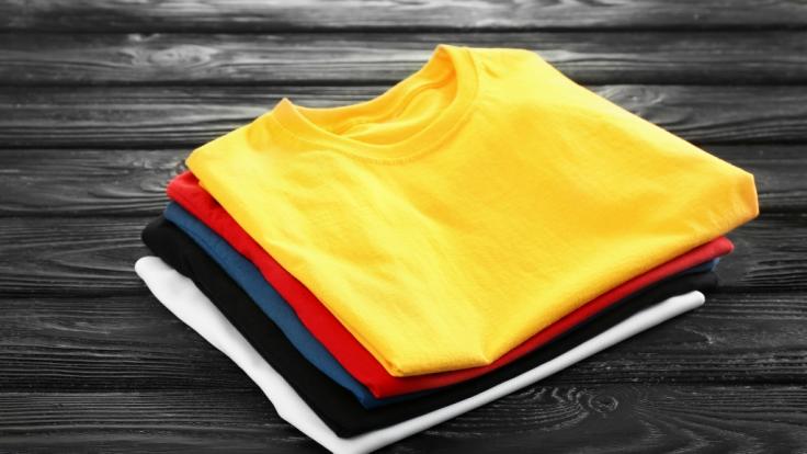 (Symbolbild) Ernsting's Family ruft aktuell Kinder-Shirts zurück.