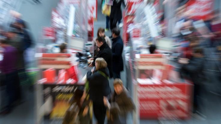 Trotz Feiertags haben in Deutschland einige wenige Läden geöffnet.