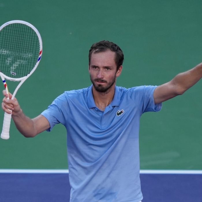 Matteo Berrettini dominiert Daniil Medvedev