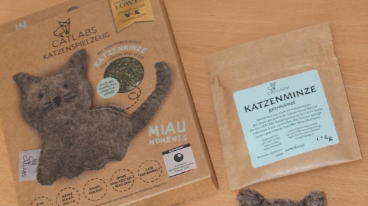 Das nachhaltige Katzenspielzeug kann immer neu mit getrockneter Katzenminze oder mit Baldrian bef&uuml;llt werden - ganz nach den Vorlieben des Stubentigers. (Foto)