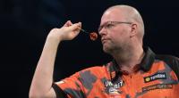 Der Dartsprofi Raymond van Barneveld soll während eines Darts-Turniers kollabiert sein.