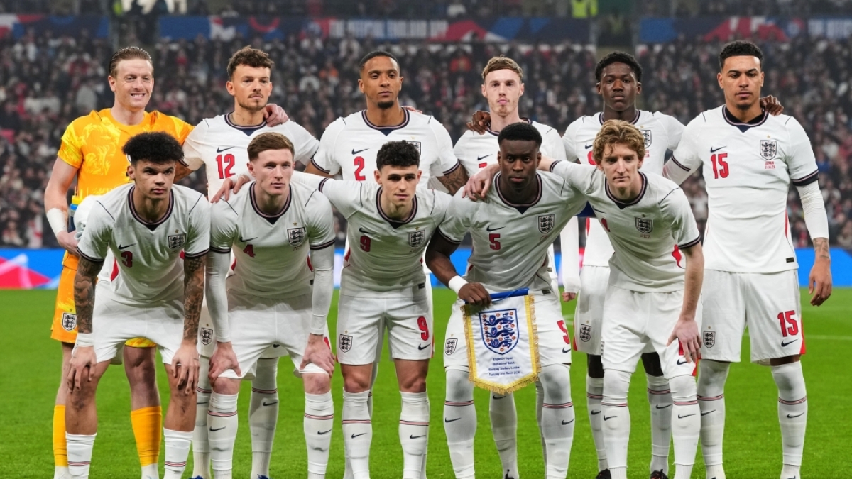 Die Spieler aus England posieren f&uuml;r ein Mannschaftsfoto vor dem Beginn des internationalen Freundschaftsspiels zwischen England und Japan. England nimmt an der Fu&szlig;ball-WM 2026 teil, am 31.03.2026. (Symbolbild) (Foto)
