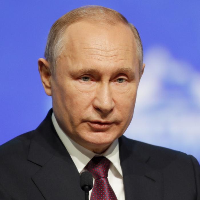 Russen-Konvoi komplett erledigt! Putin-Panzer fliegen in die Luft