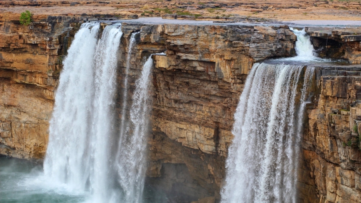 Mehrere Familienmitglieder starben, nachdem sie ein M&auml;dchen retten wollten, dass an einem Wasserfall ein Selfie machte. (Symbolfoto) (Foto)