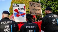 Gegen die menschen- und demokratieverachtende Politik der AfD gehen auch im November 2025 wieder bundesweit Menschen bei Demonstrationen auf die Straße.