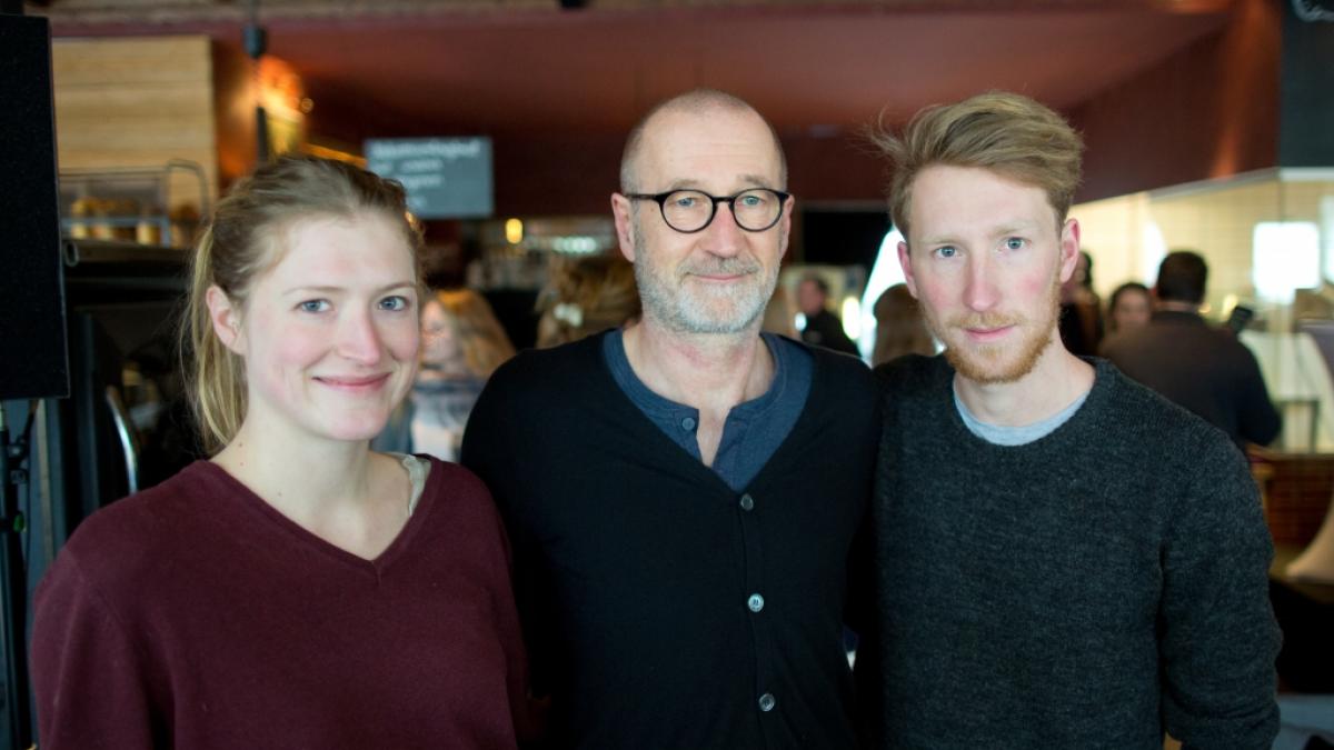 Louis Klamroth mit seinem Vater Peter Lohmeyer und Schwester Lola Klamroth. (Foto)