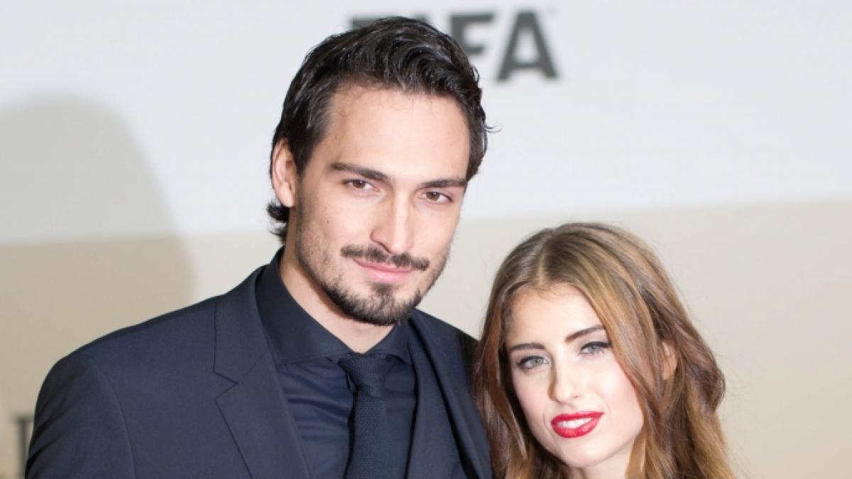 Cathy Hummels dr&uuml;ckt ihrem Ex-Mann Mats Hummels f&uuml;rs Bundeliga-Finale die Daumen. (Foto)
