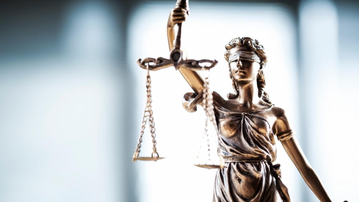 Am Landgericht M&ouml;nchengladbach muss sich Walburga S. (71) wegen Mordes an ihrer Lebensgef&auml;hrtin verantworten. (Symbolfoto) (Foto)