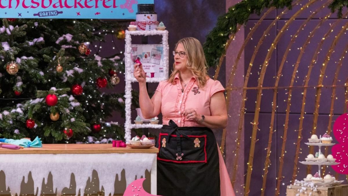 Gr&uuml;nderin Jessica Schilling stellt ihre&nbsp;CuCap-Backf&ouml;rmchen bei "Die H&ouml;hle der L&ouml;wen" vor. (Foto)