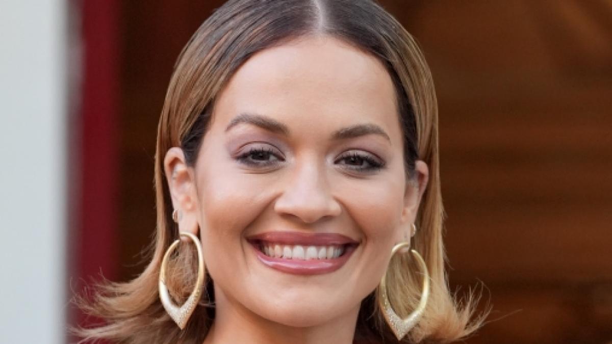 Rita Ora stellt nicht nur regelm&auml;&szlig;ig ihr Gesp&uuml;r f&uuml;r Hits unter Beweis, sondern sorgt mit ihren raffinierten Outfits f&uuml;r einen Hingucker nach dem anderen. (Foto)