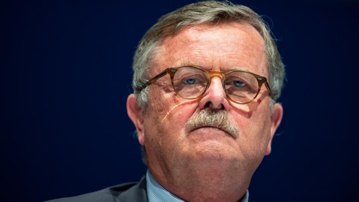 Welt&auml;rztebund-Chef Frank Ulrich Montgomery kann sich weitere Lockdowns vorstellen. (Foto)