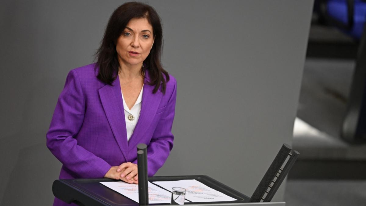 Katherina Reiche (CDU), Bundesministerin f&uuml;r Wirtschaft und Energie, spricht im im Bundestag zum Haushalt (Archivbild). (Foto)