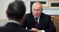 Seinen Weg an die Macht als Oberhaupt eines faschistischen Staates hat sich Wladimir Putins anders als andere Diktatoren geebnet, wie ein Kölner Politik-Professor analysiert hat.
