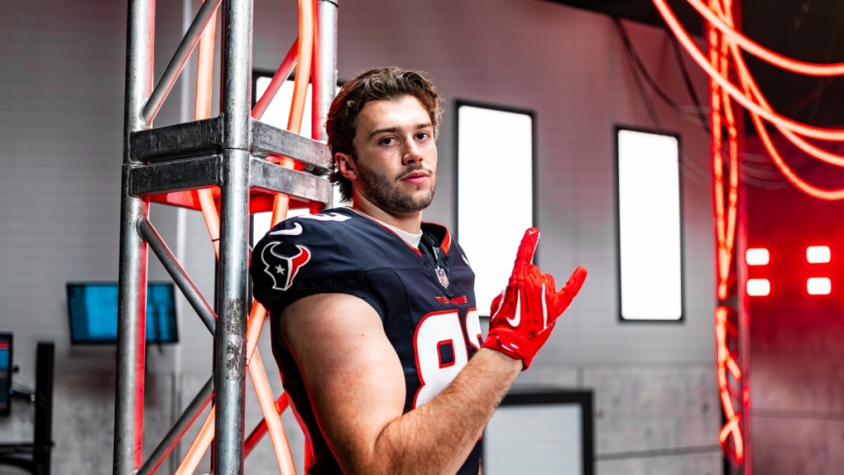 Der deutsche NFL-Spieler Marlin Klein w&auml;hrend einer Trainingseinheit der Houston Texans. Klein trat vor sieben Jahren als K&ouml;lscher Jung die Reise ins Ungewisse an, um sich den Traum vom NFL-Profi zu erf&uuml;llen. (Foto)